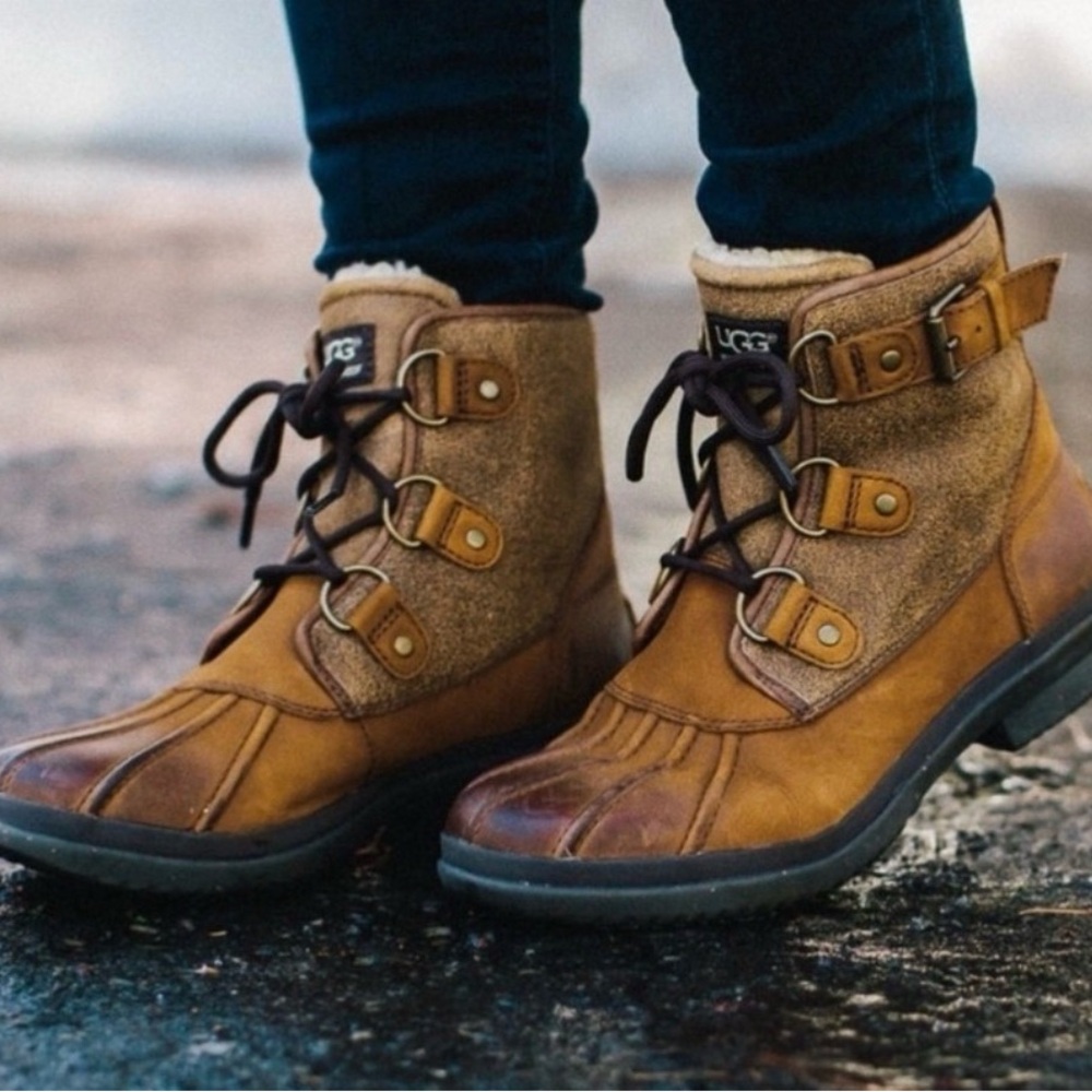 Ugg Cecile Waterproof Duck Boots in Chestnut Size 7 in Excellent Condition
